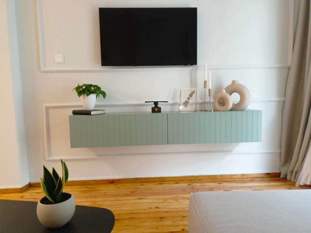 Stylish Modern Classic Apartment Thessaloniki Buitenkant foto